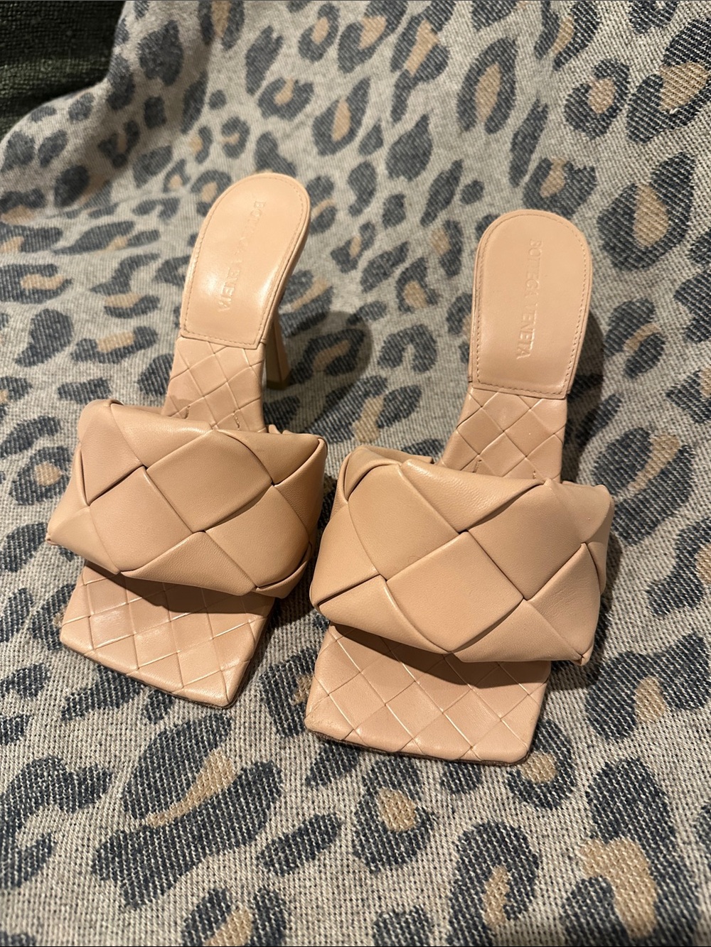 Bottega Veneta Intrecciago Weave Slide Sandals in Beige
